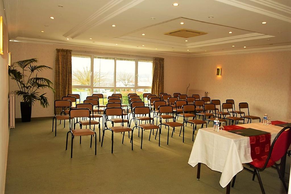 Hotel Altina Pacy-sur-Eure Dış mekan fotoğraf