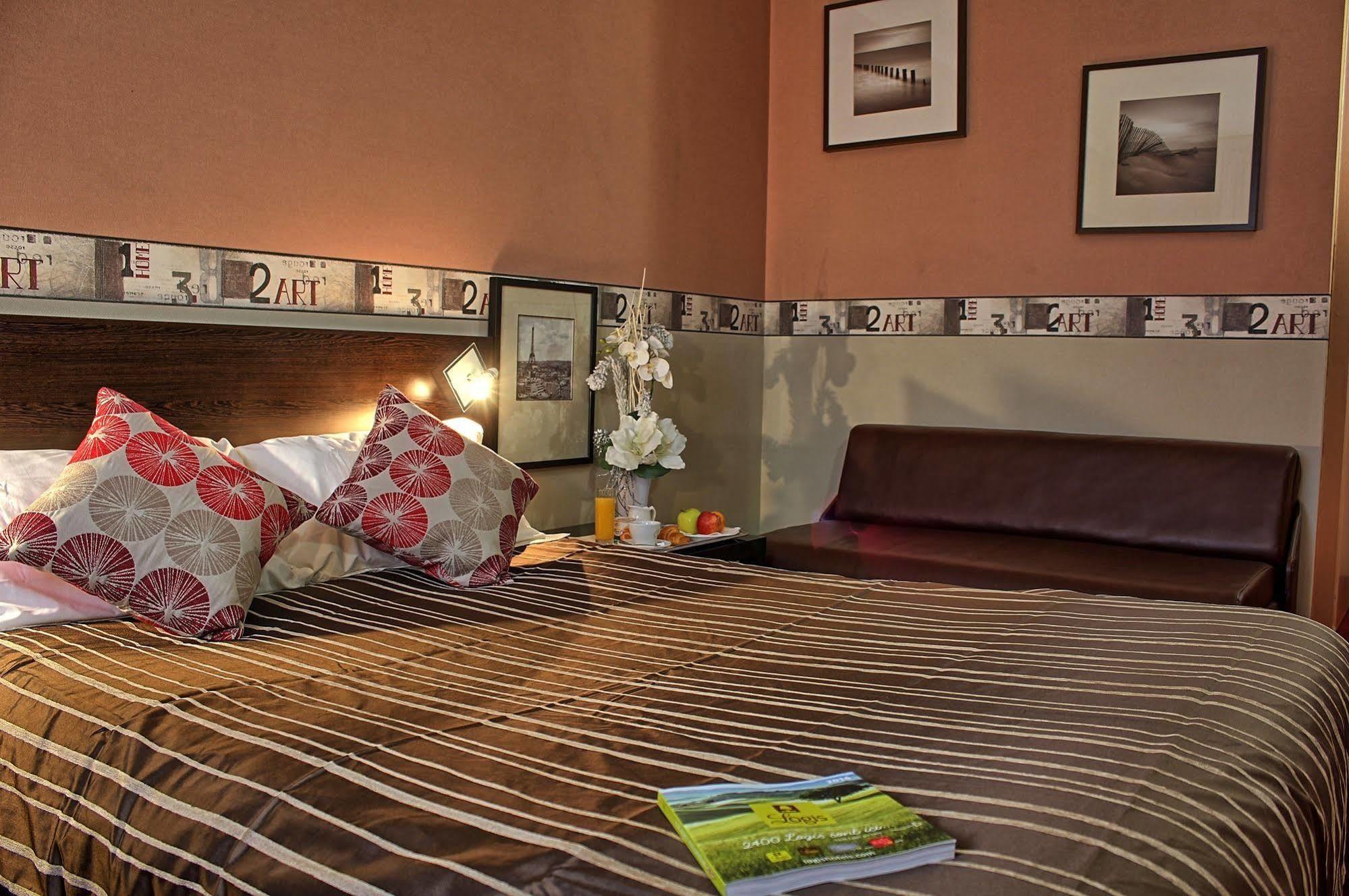 Hotel Altina Pacy-sur-Eure Dış mekan fotoğraf